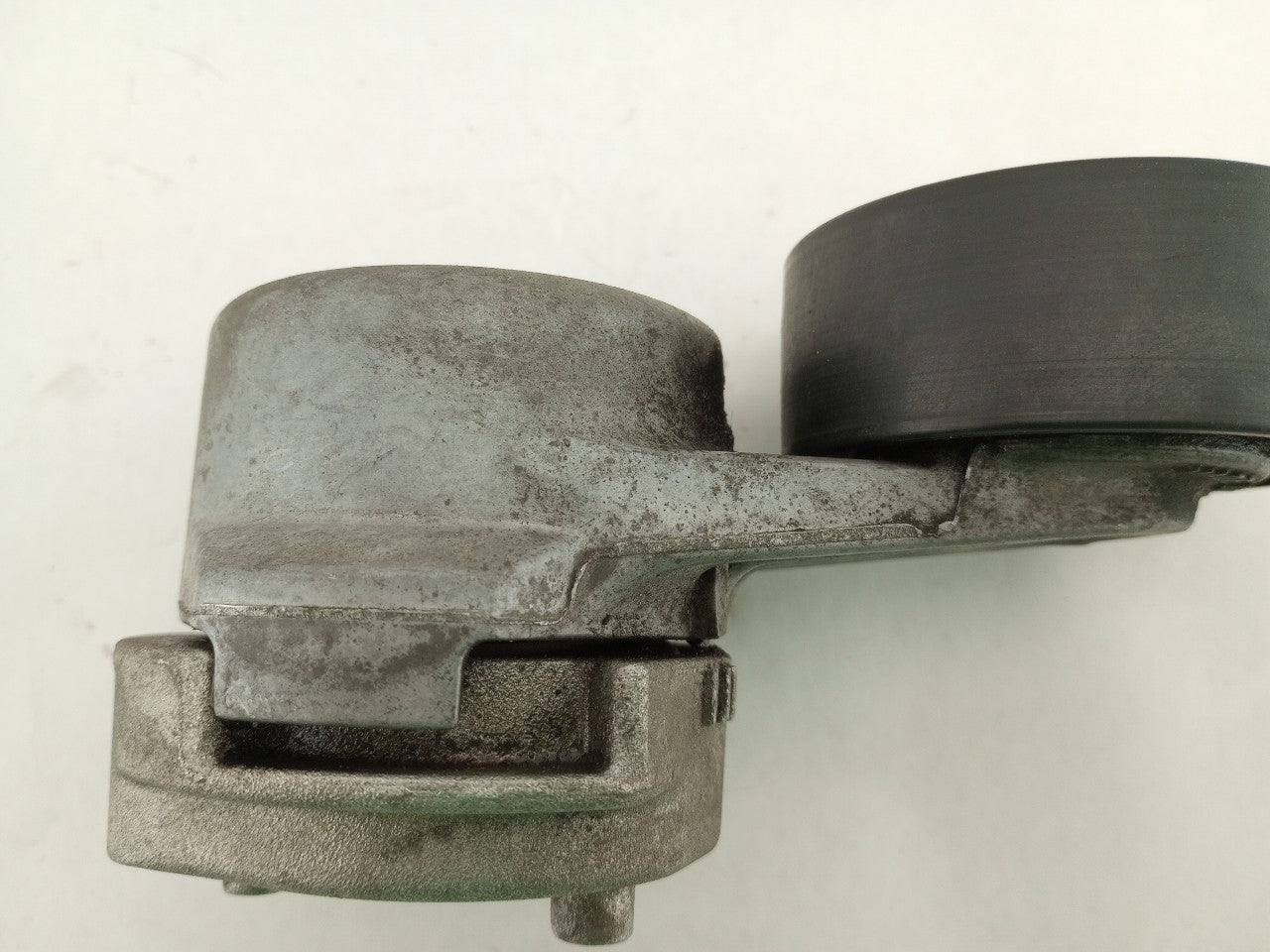 Jaguar XK8 Drive Belt Tensioner