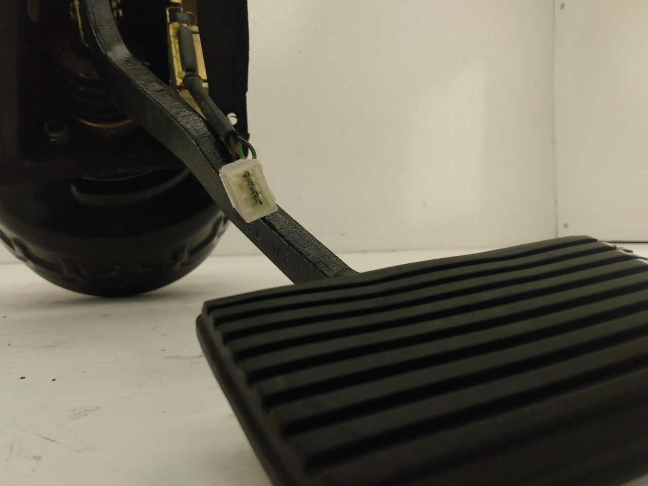 Jaguar XK8 Brake Pedal & Power Brake Booster