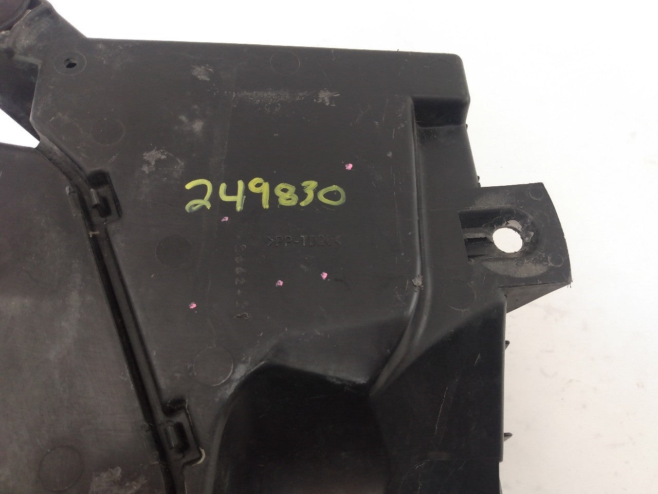 Volvo V70 Air Cleaner Housing