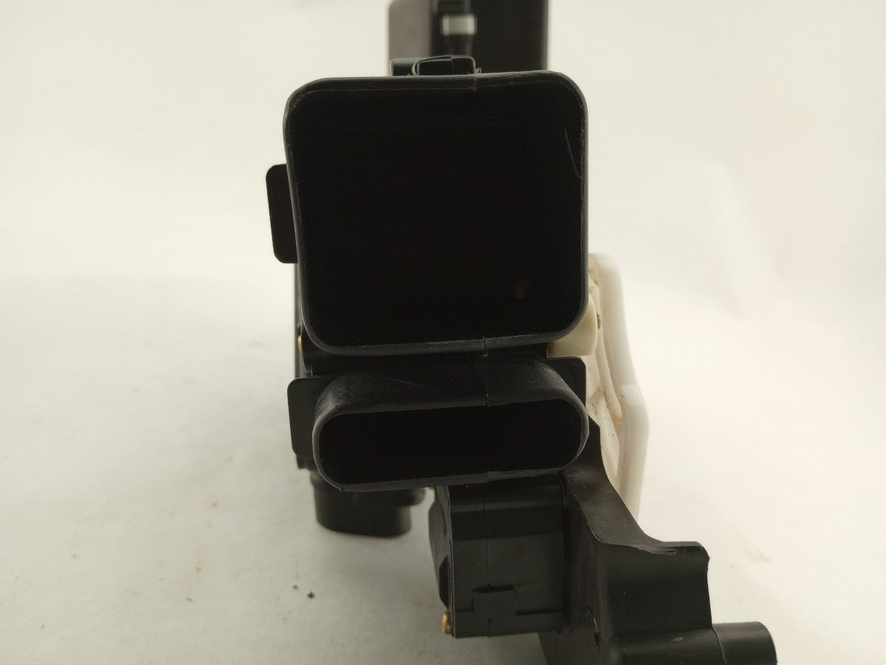 Volkswagen Phaeton Heater Air Distribution Housing Assembly