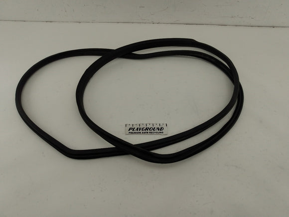 Land Rover Discovery Tailgate Trim Molding