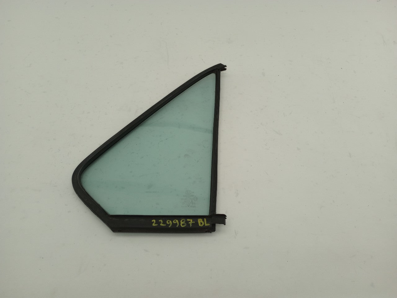 BMW 533I Driver Left Rear Door Window Vent Glass