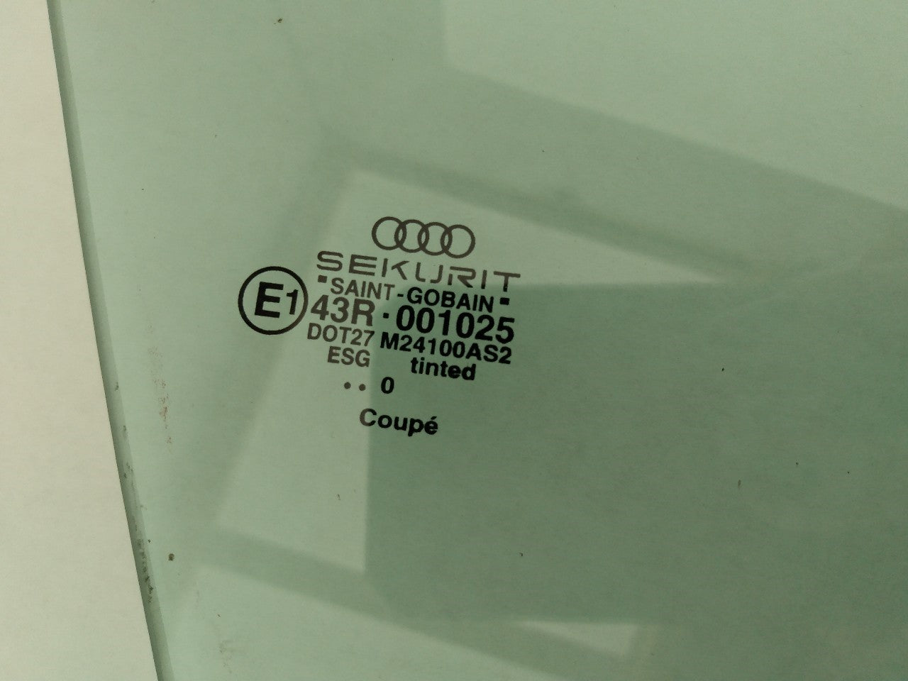 Audi TT Passenger Right Front Door Window Vent Glass