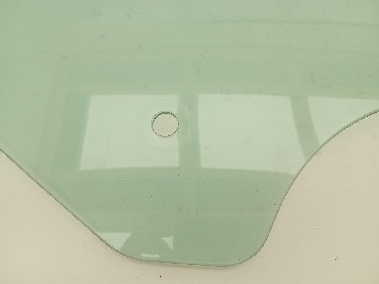 Audi TT Passenger Right Front Door Window Glass