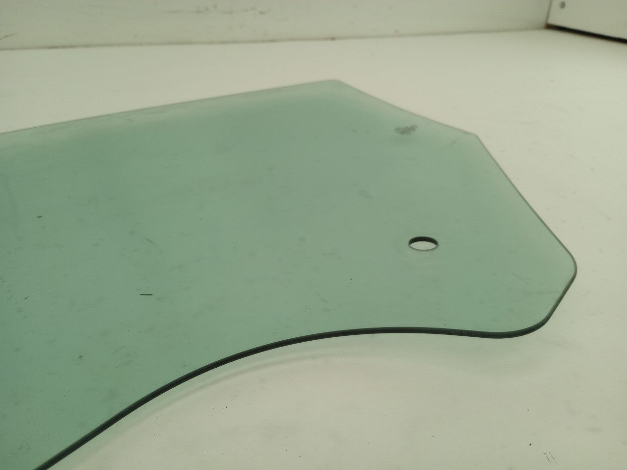 Audi TT Passenger Right Front Door Window Glass