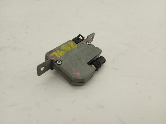 Audi TT Antenna Booster Module