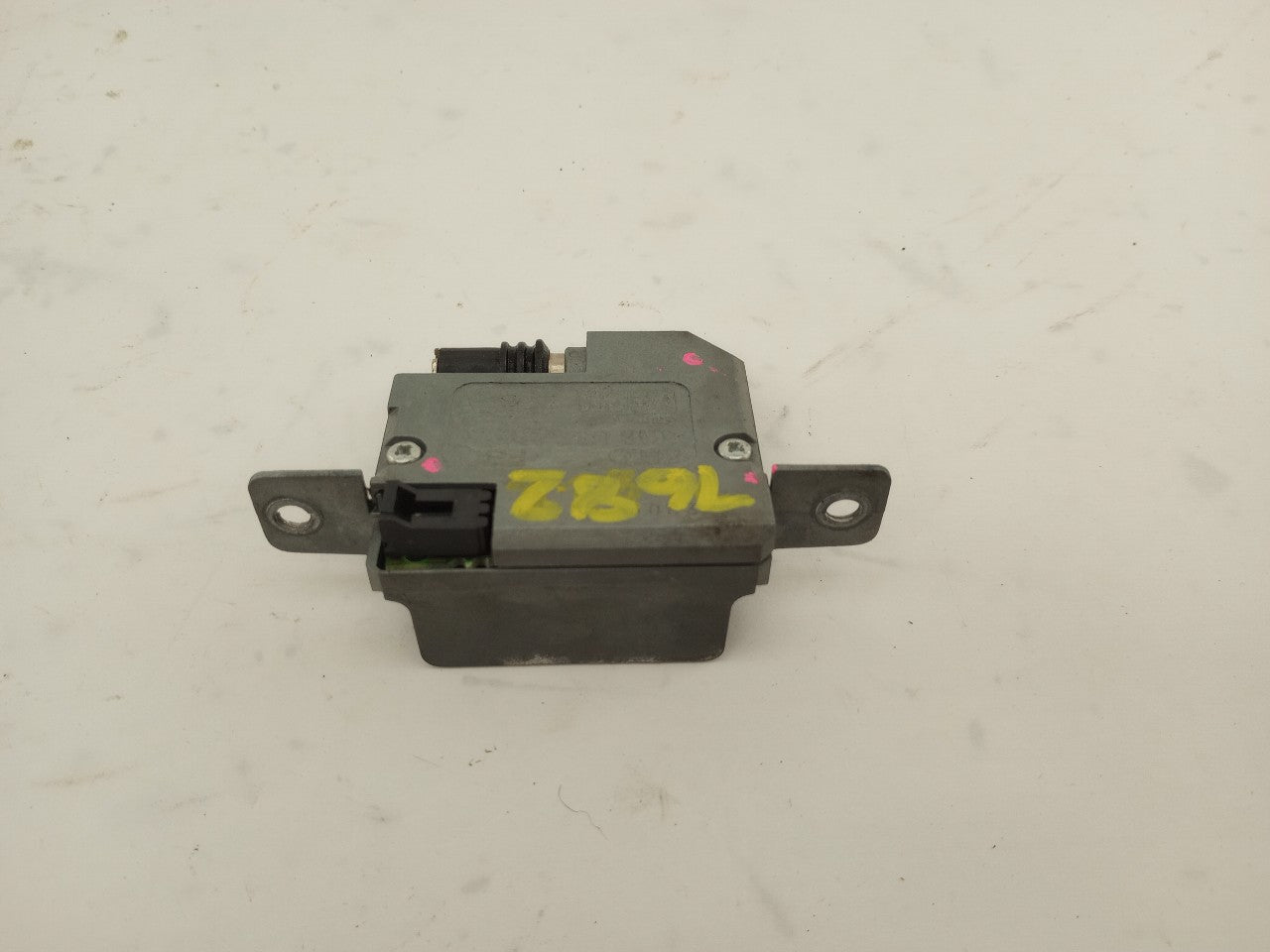 Audi TT Antenna Booster Module