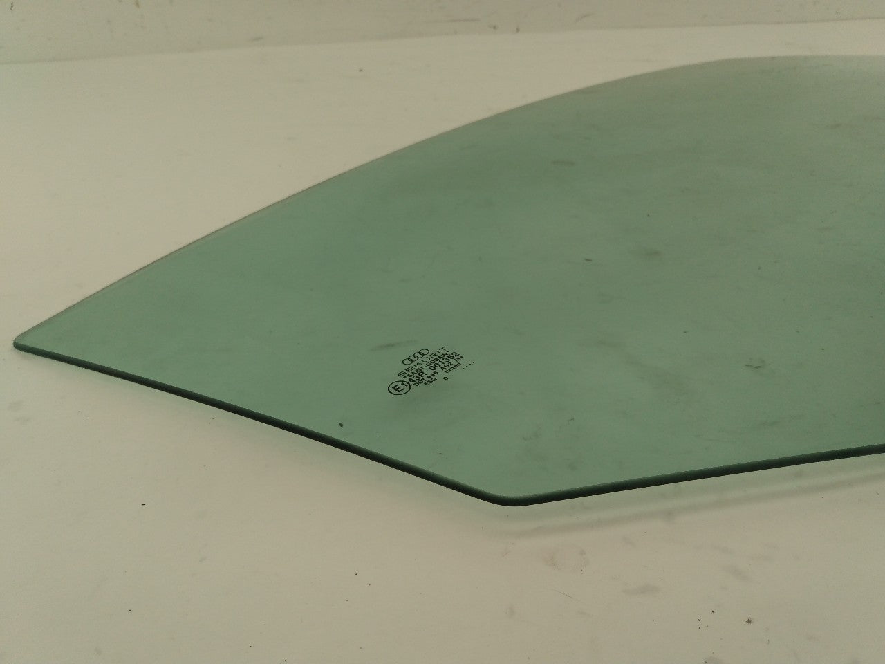 Audi TT Passenger Right Front Door Window Glass