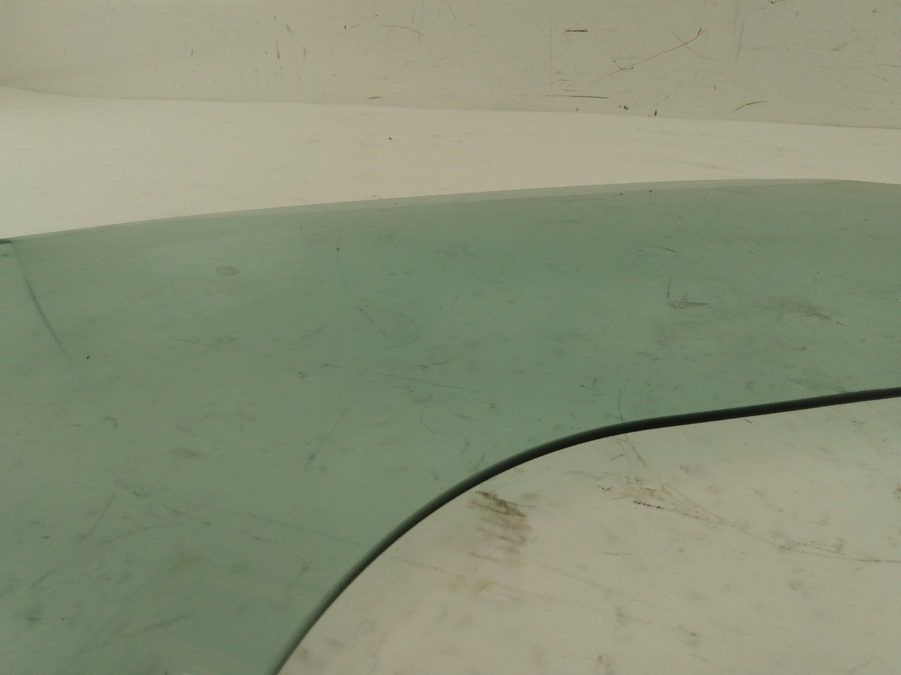 Audi TT Passenger Right Front Door Window Glass