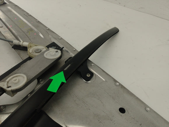 Audi TT Passenger Right Front Door Window Regulator