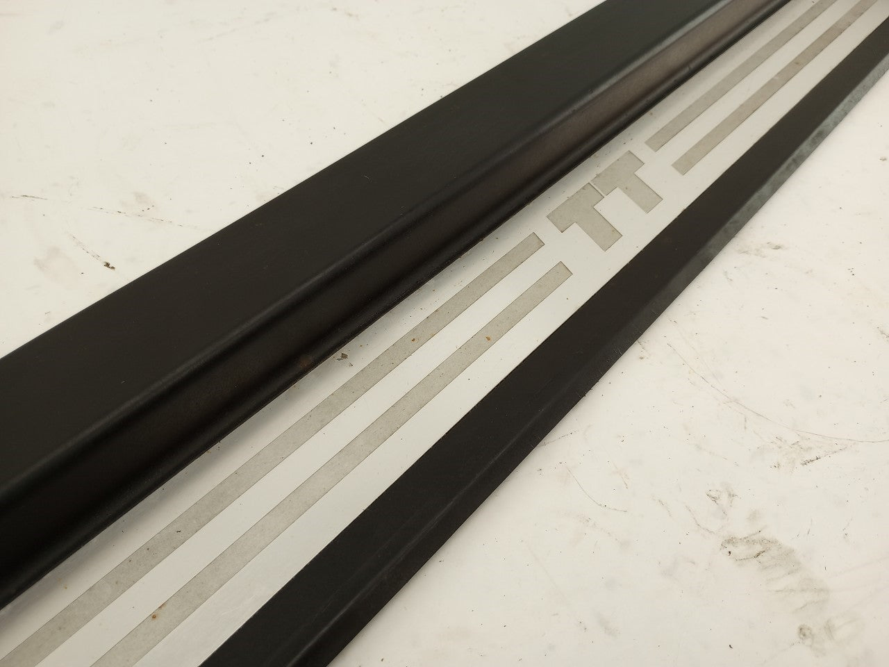 Audi TT Pair Of Front Door Sill Step Plates