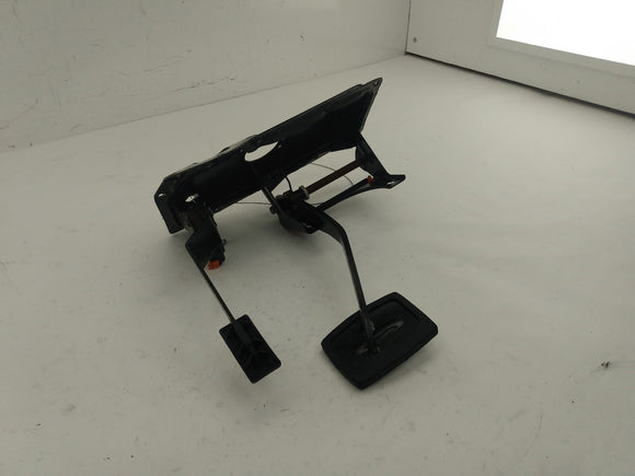 Land Rover Discovery Gas & Brake Pedal Assembly