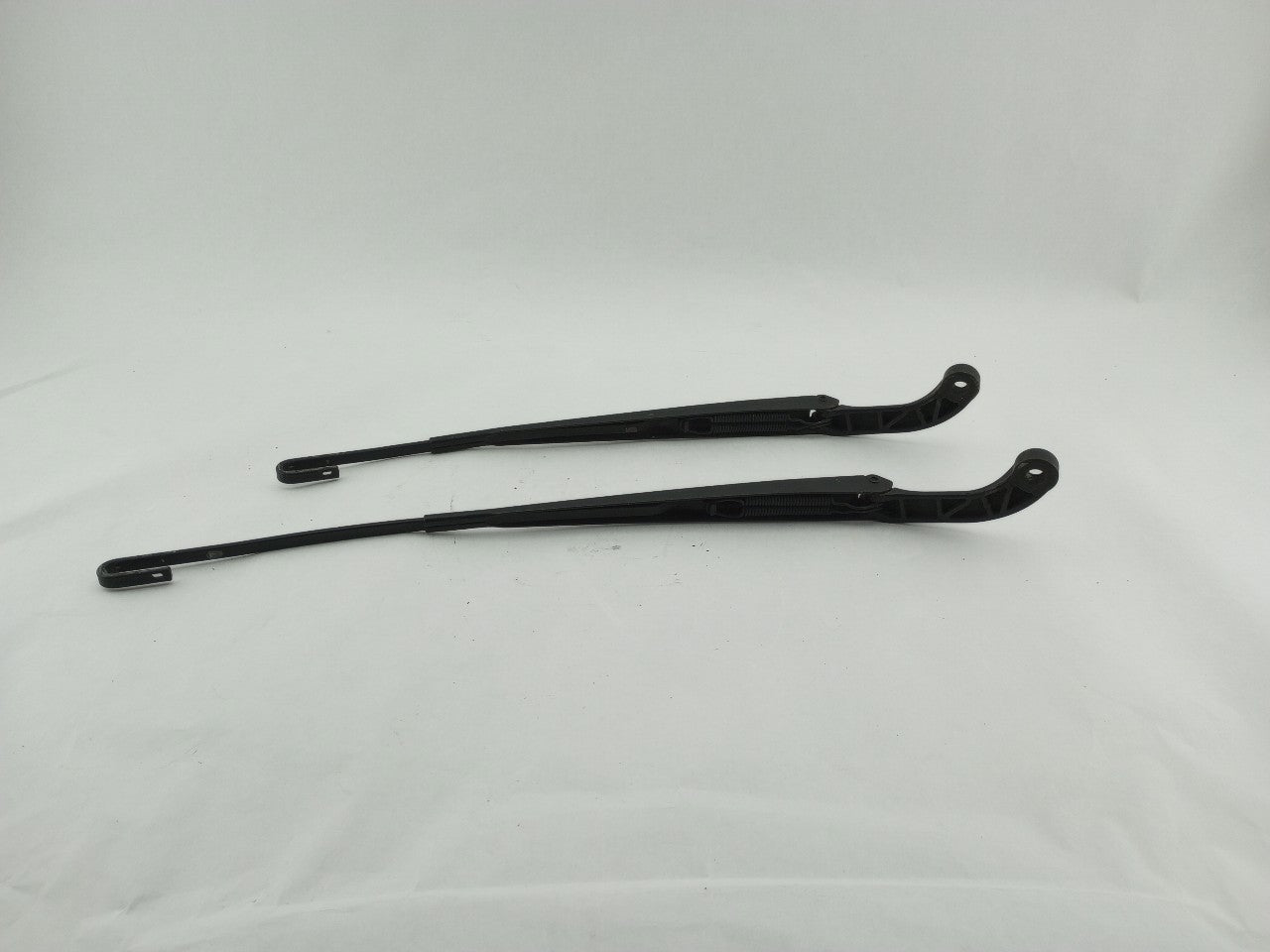 Audi TT Pair Of Windshield Wiper Arms