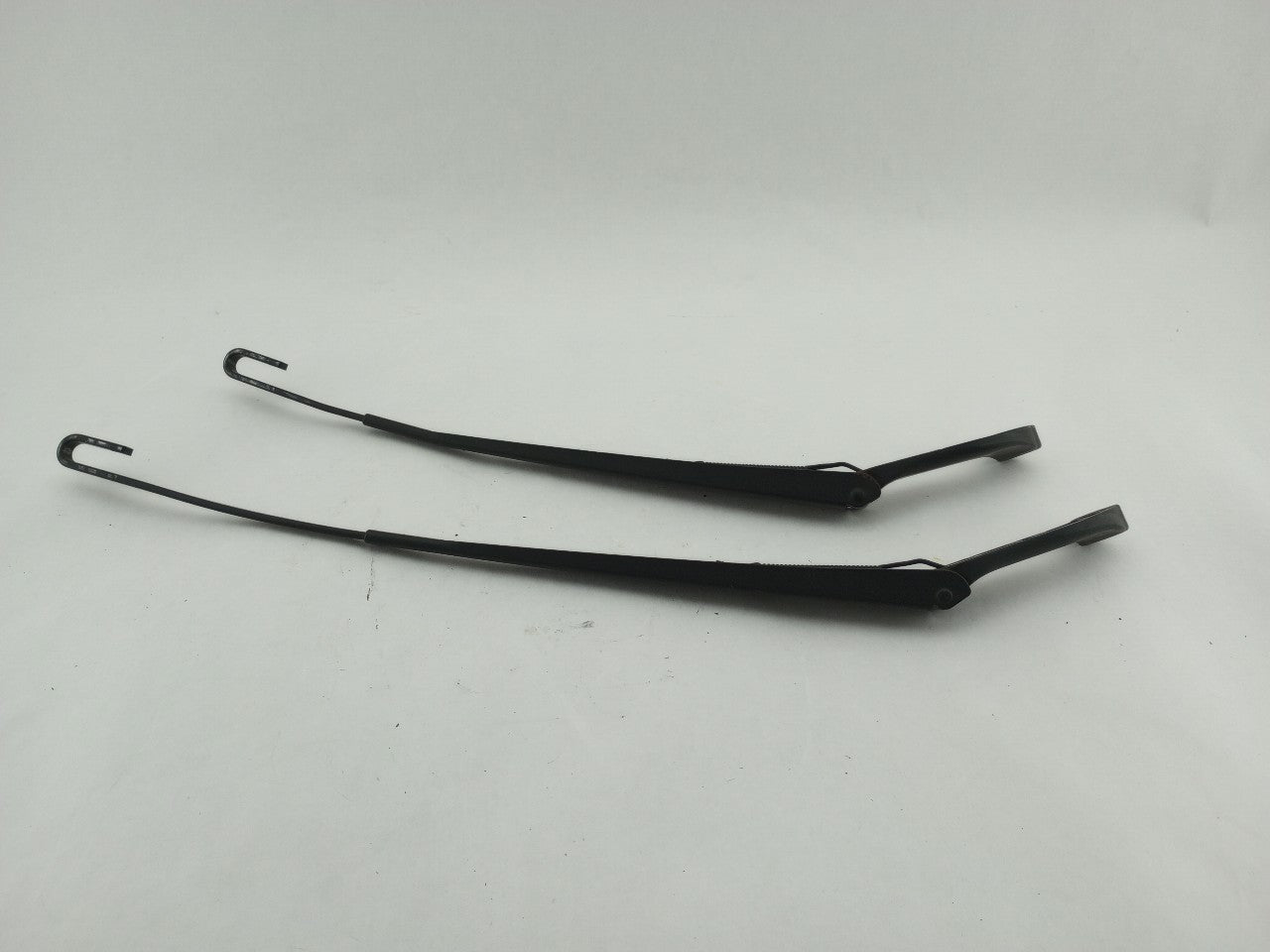 Audi TT Pair Of Windshield Wiper Arms