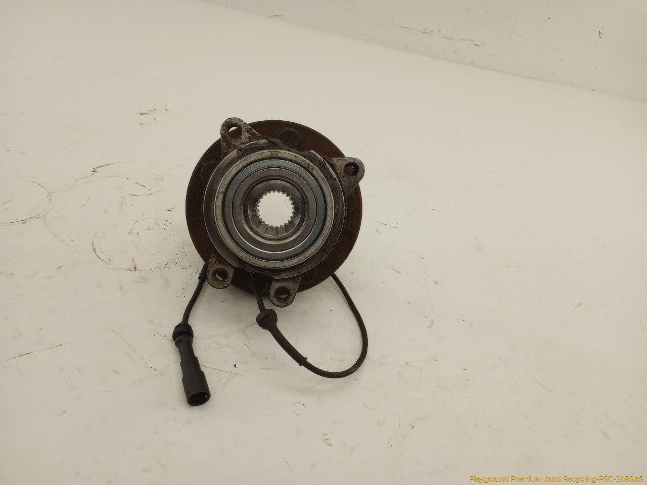 Land Rover Discovery Pair Of Rear Wheel Bearing Hubs