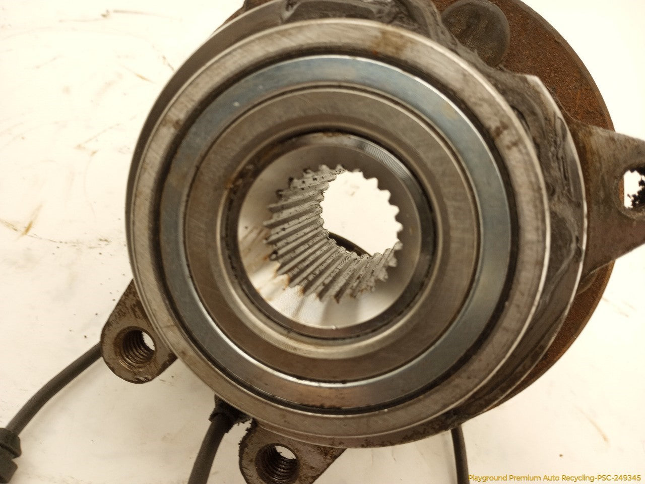 Land Rover Discovery Pair Of Rear Wheel Bearing Hubs