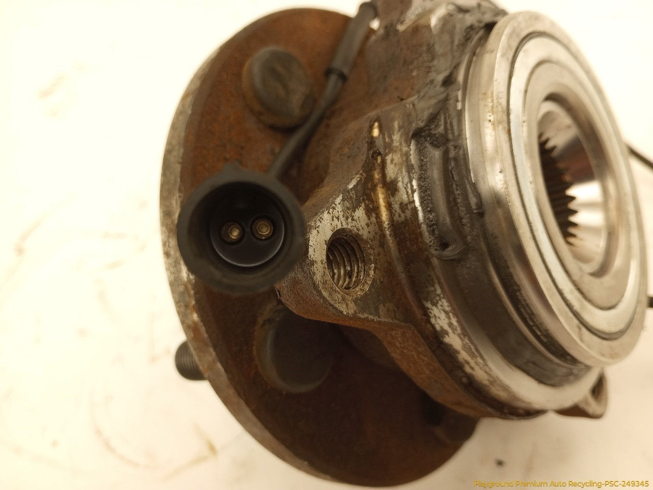 Land Rover Discovery Pair Of Rear Wheel Bearing Hubs