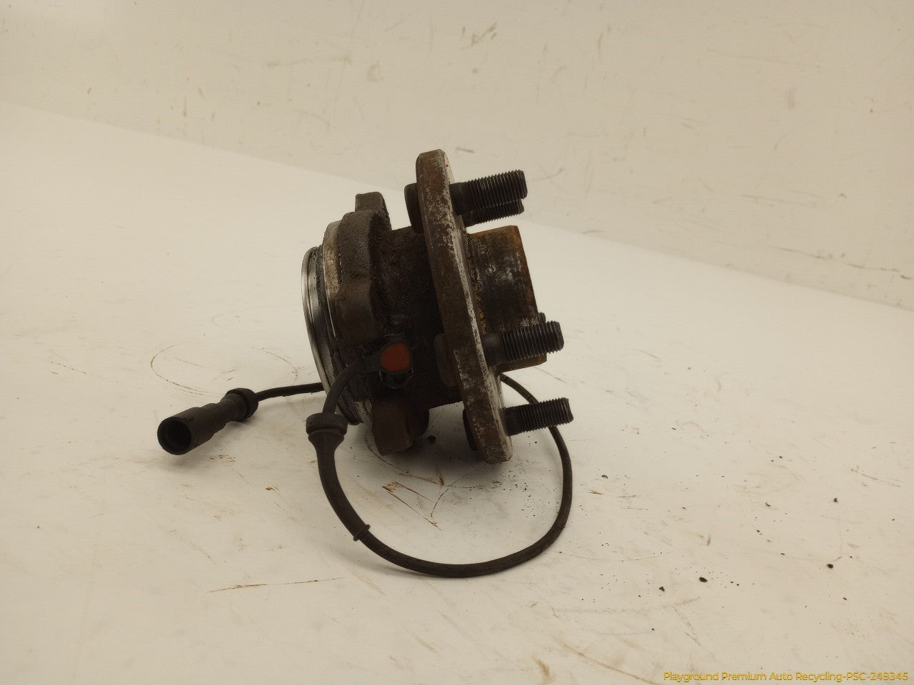 Land Rover Discovery Pair Of Rear Wheel Bearing Hubs
