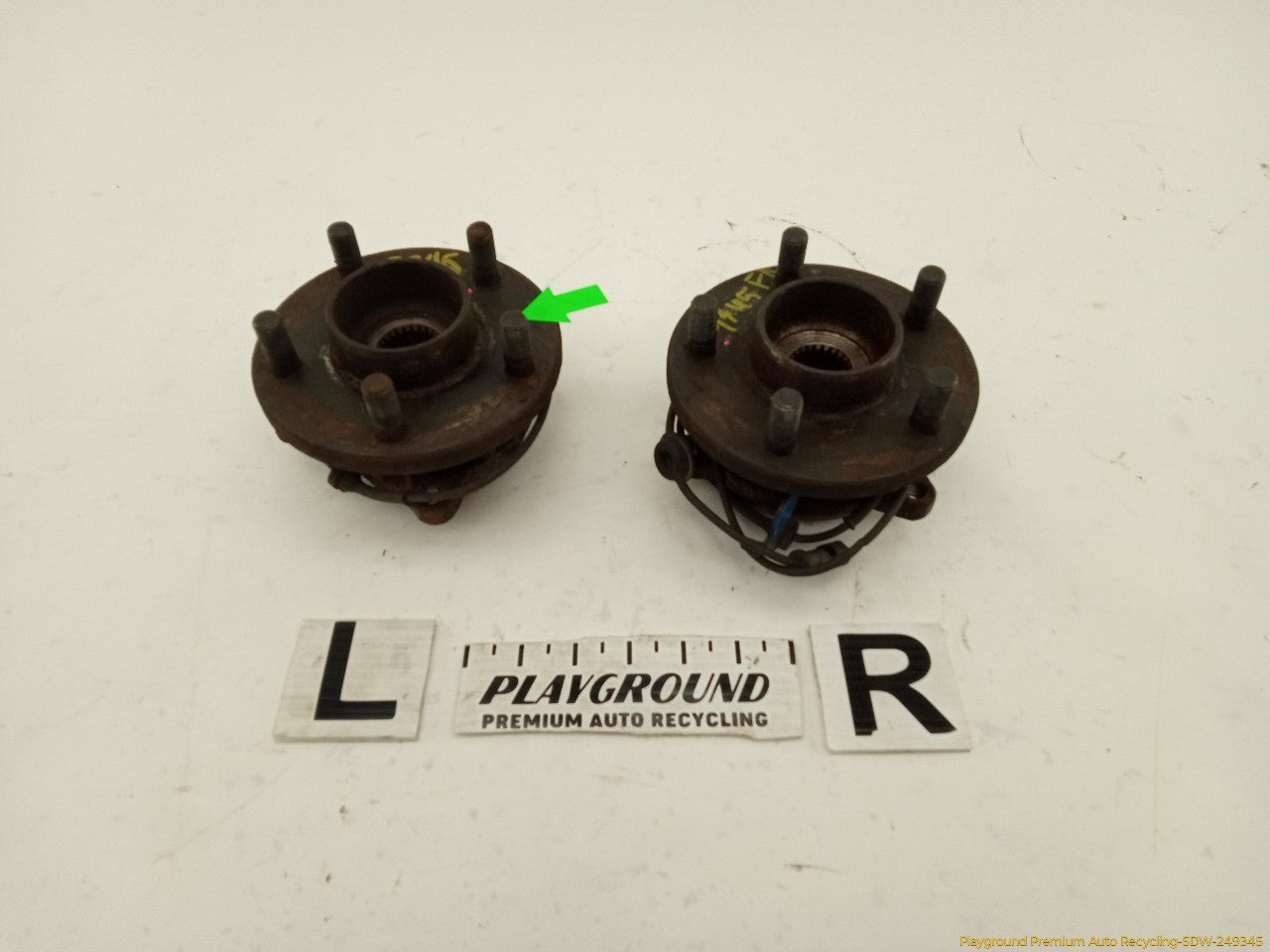 Land Rover Discovery Pair Of Front Wheel Bearing Hubs