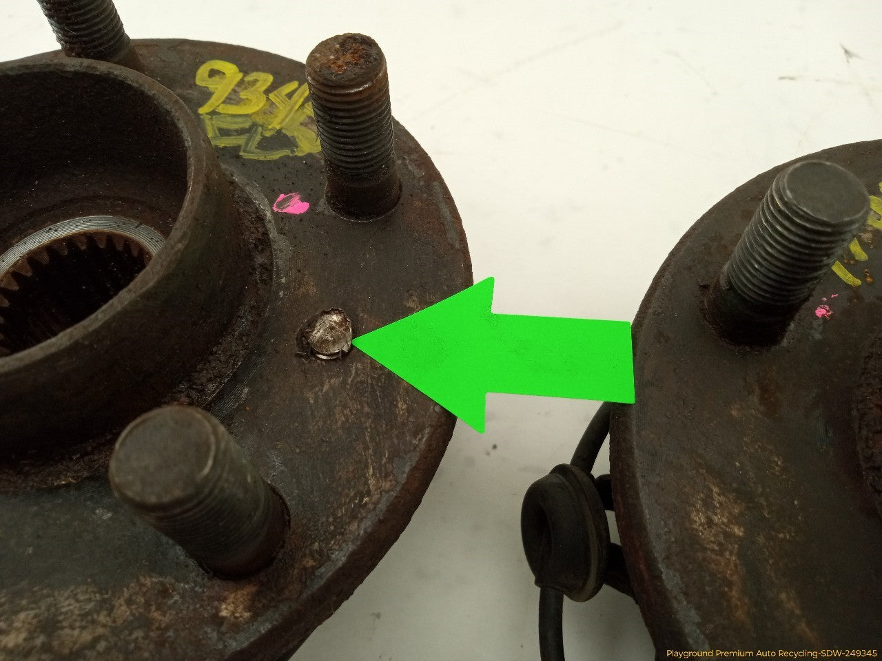 Land Rover Discovery Pair Of Front Wheel Bearing Hubs