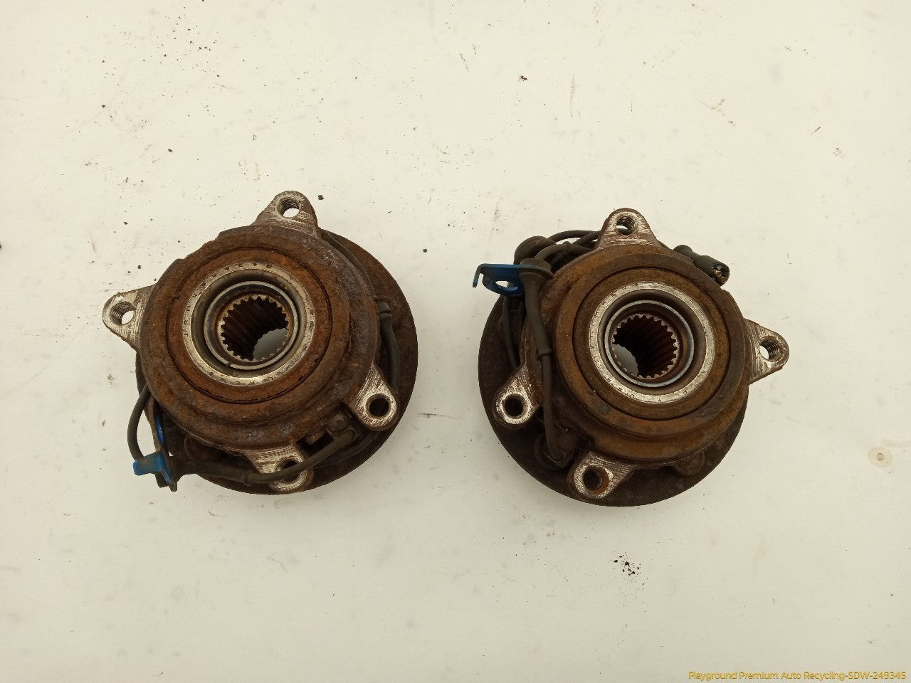 Land Rover Discovery Pair Of Front Wheel Bearing Hubs