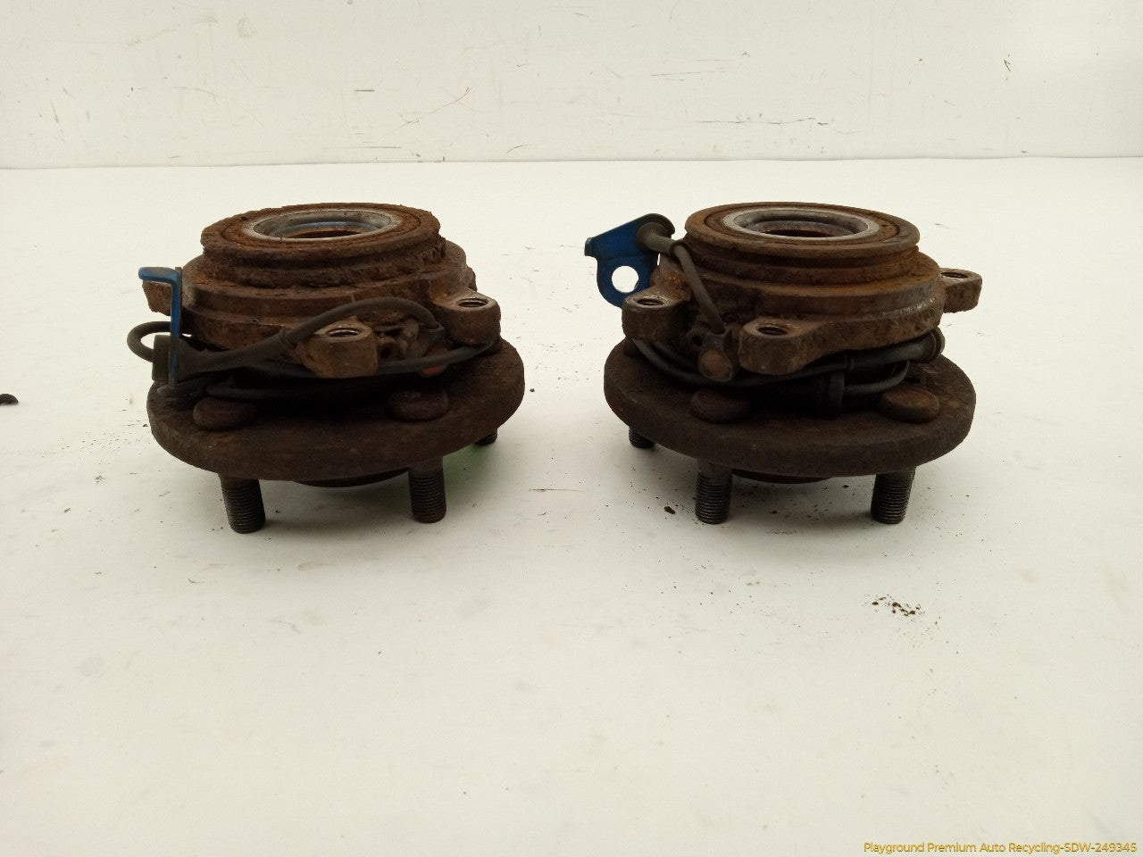 Land Rover Discovery Pair Of Front Wheel Bearing Hubs