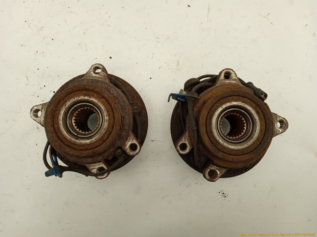 Land Rover Discovery Pair Of Front Wheel Bearing Hubs