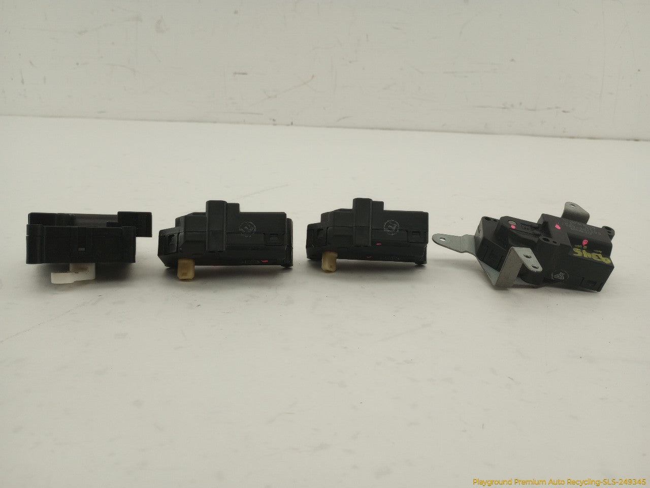Land Rover Discovery Set Of 4 AC Air Vent Flap Actuators