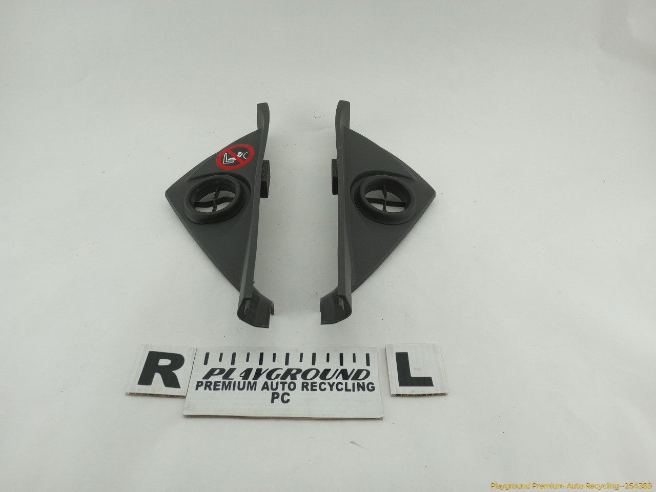 Volvo C30 Pair Of Dashboard End Trims