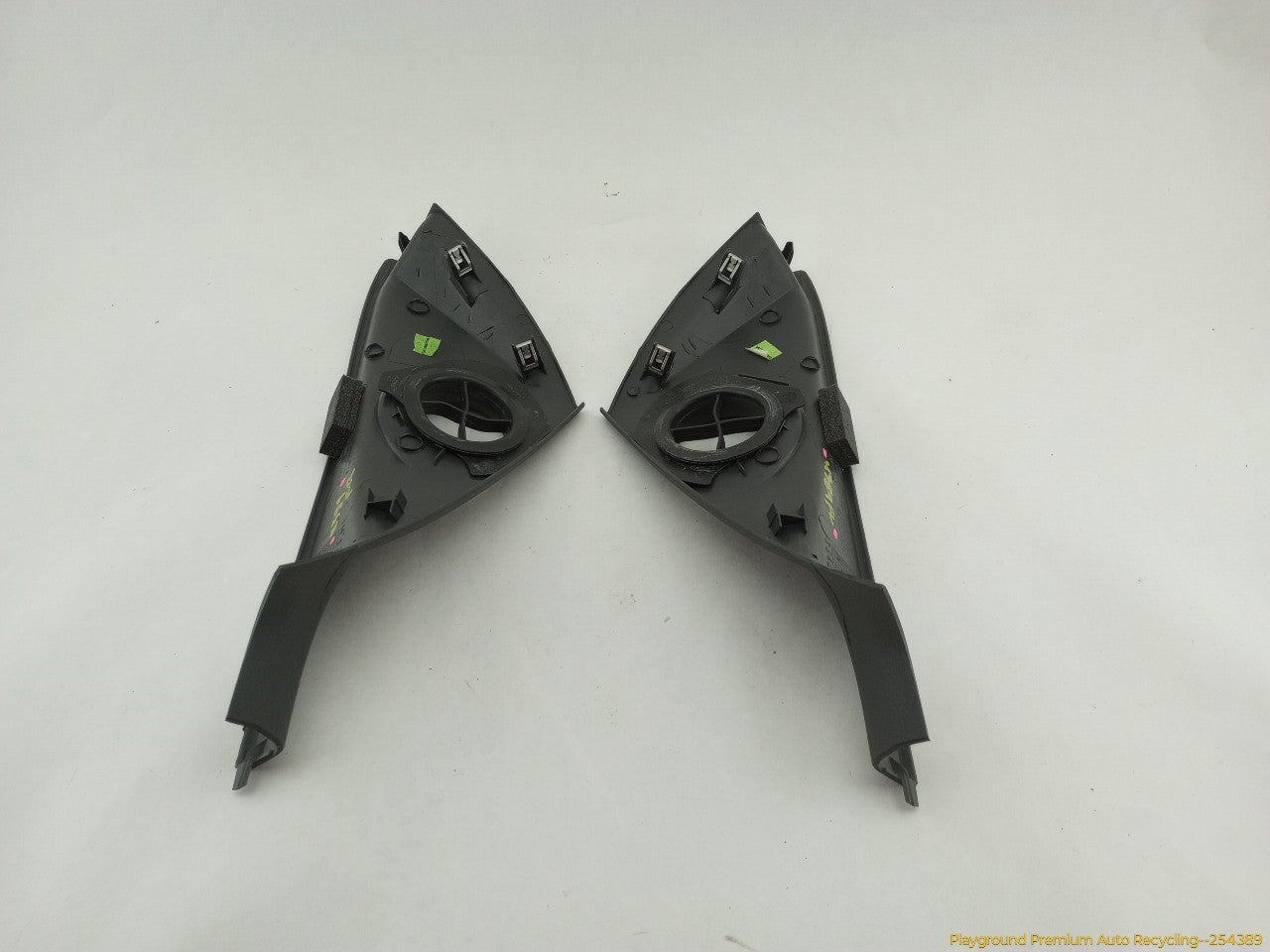 Volvo C30 Pair Of Dashboard End Trims - 0
