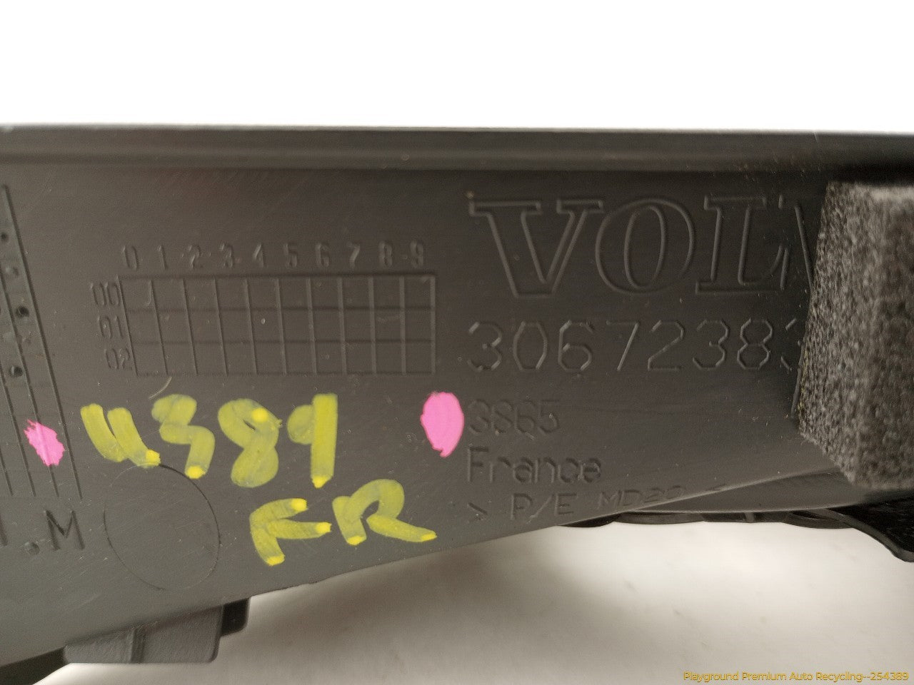 Volvo C30 Pair Of Dashboard End Trims