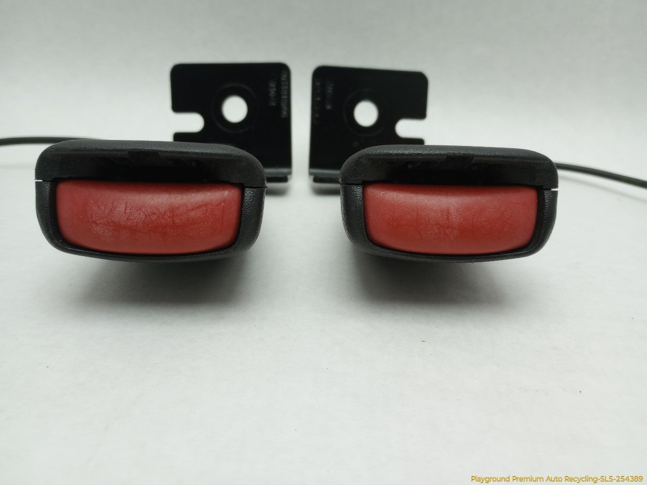 Volvo C30 Pair Of Rear Seat Belt Buckles