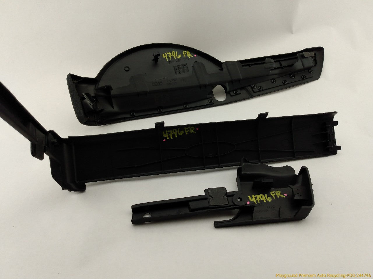 Audi TT Set Of Front Right Seat Side Trim