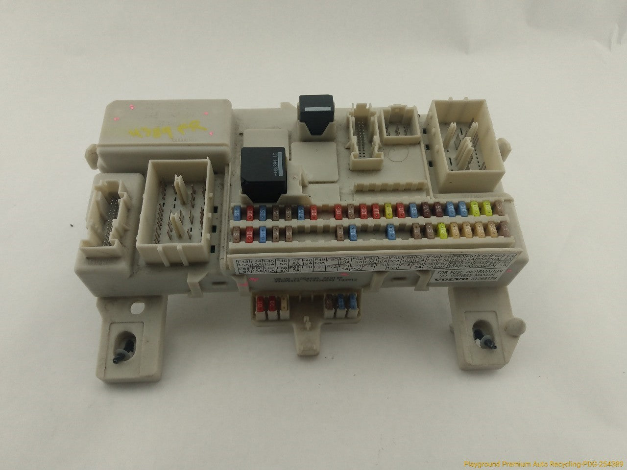 Volvo C30 Interior Cabin Fuse Box - 0