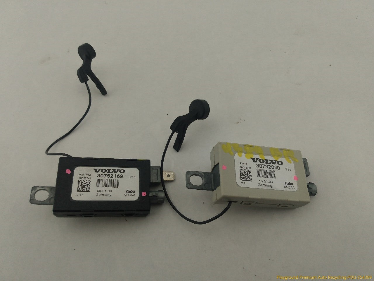 Volvo C30 Pair Of Rear Antenna Amplifier - 0