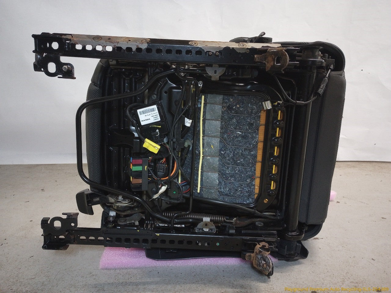Volvo C30 Passenger Right Front Seat Assembly