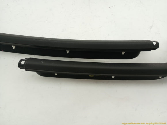 Land Rover LR4 Pair Of Tailgate Upper Side Trims