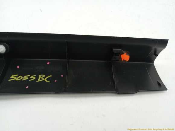 Land Rover LR4 Upper Tailgate Upper Side Trim Panel