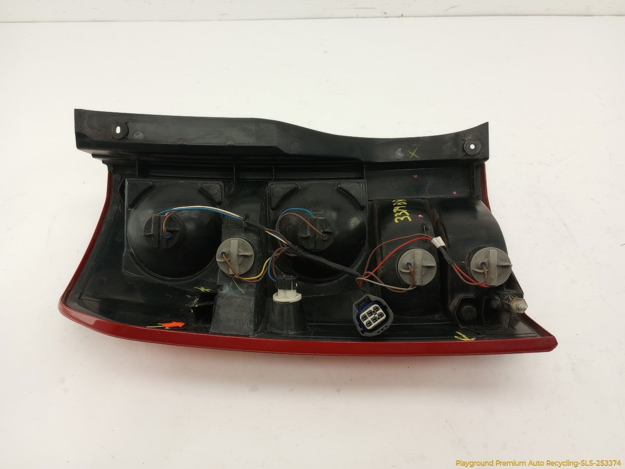 Land Rover LR3 Passenger Right Tail Lamp