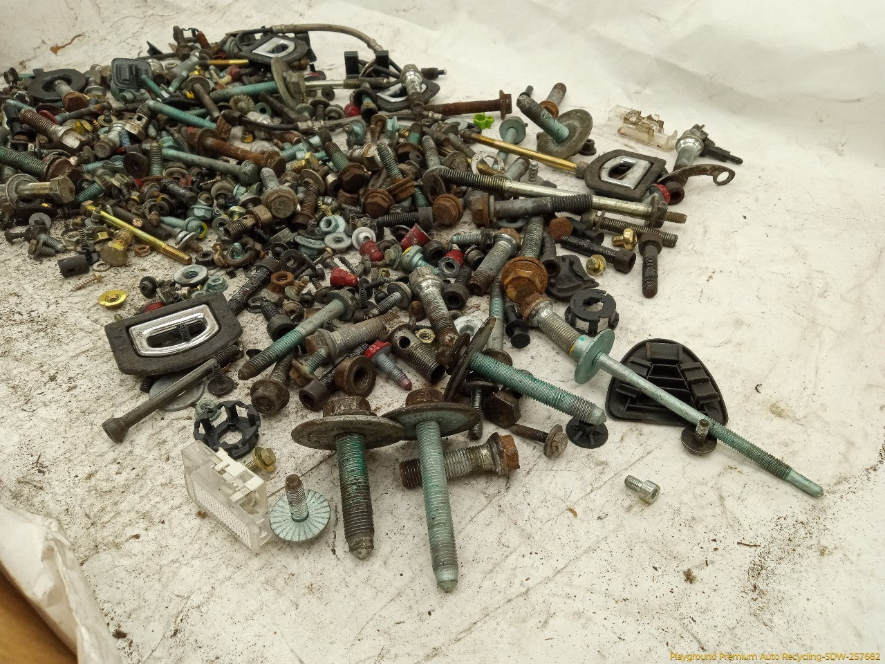 Audi TT Dismantling Hardware Fasteners Bolts & Nuts - 0
