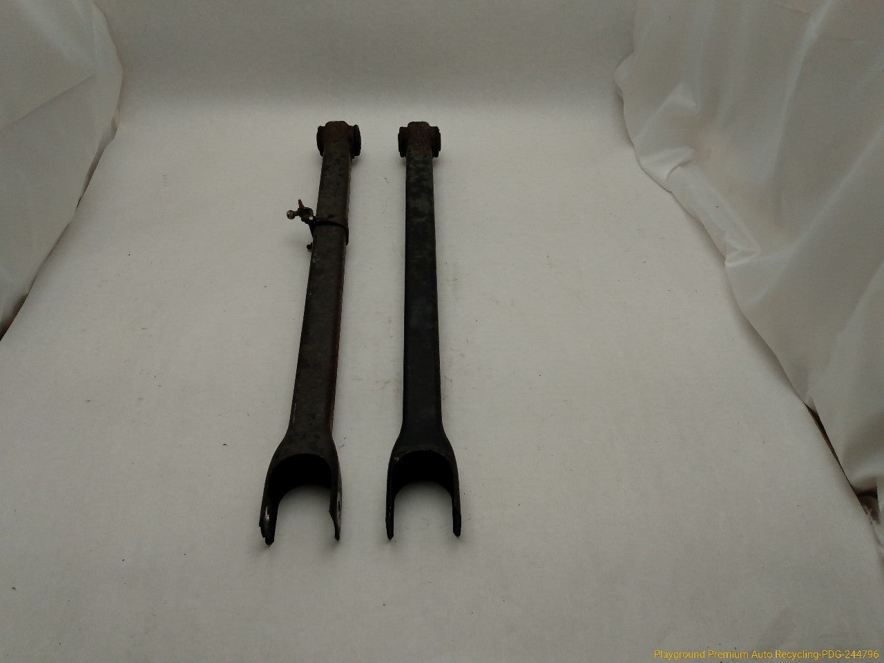 Audi TT Pair Of Rear Left Control Arms