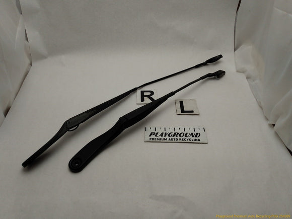 Volvo C30 Pair Of Windshield Wiper Arms