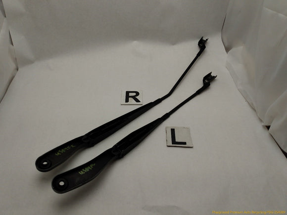 Volvo C30 Pair Of Windshield Wiper Arms