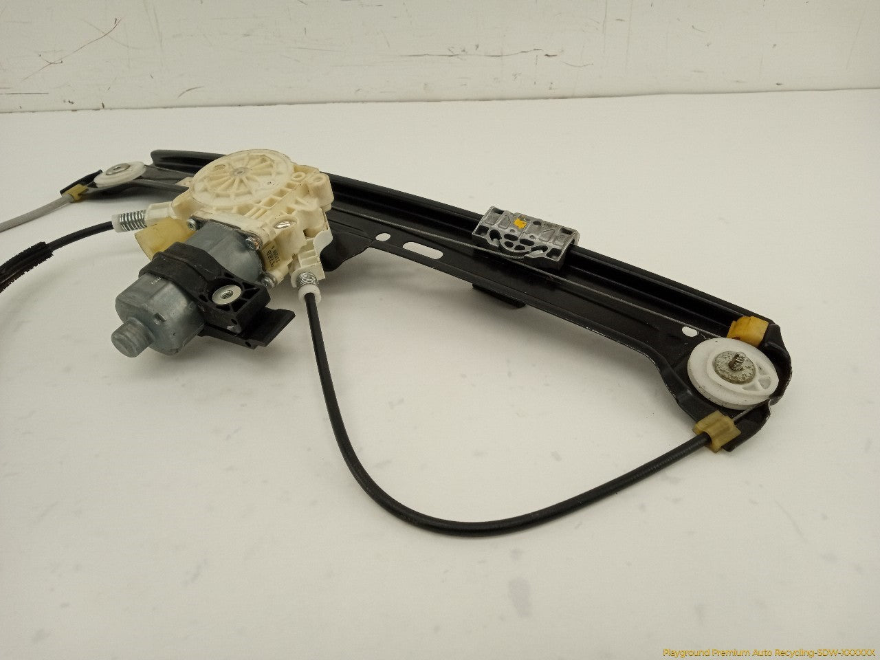 BMW 528I Passenger Right Front Door Window Regulator