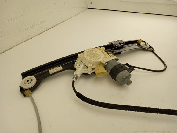 BMW 528I Passenger Right Front Door Window Regulator