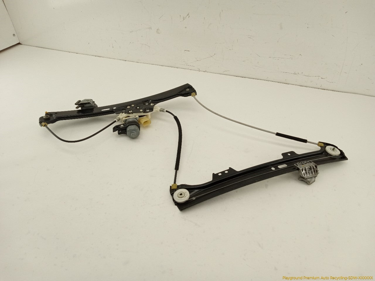 BMW 528I Passenger Right Front Door Window Regulator