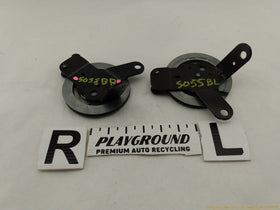 Land Rover LR4 Pair Of Tailgate Support Stay Brackets
