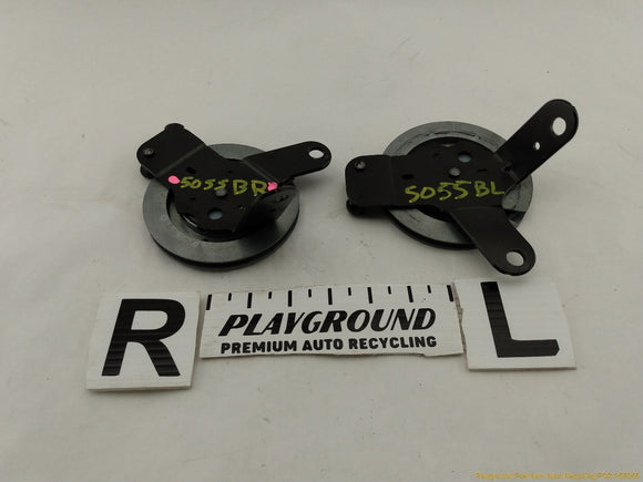 Land Rover LR4 Pair Of Tailgate Support Stay Brackets