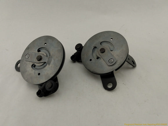 Land Rover LR4 Pair Of Tailgate Support Stay Brackets