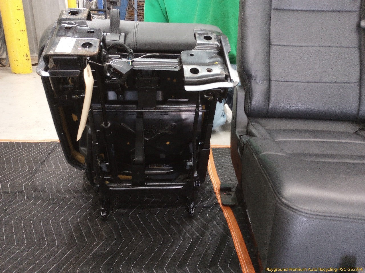 Land Rover LR3 Set Of 3 Rear Seats